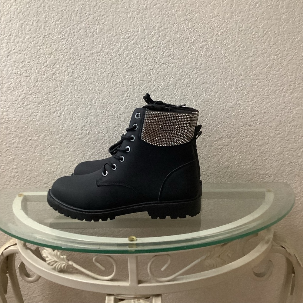 Black and Silver, Glittery, Lace-Up Boots. Size: 7.5